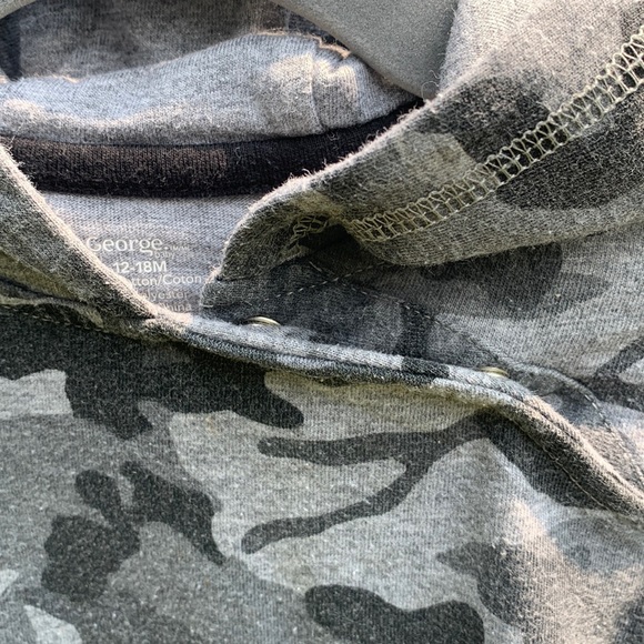 Camo Print Hooded One Piece - Picture 3 of 6